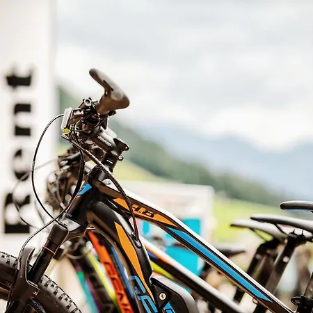 Neuhintertux 4 Sterne Superior Szálloda 4*