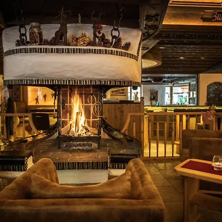 Neuhintertux 4 Sterne Superior Szálloda Tux