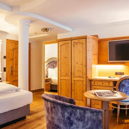 Neuhintertux Hotel Tux