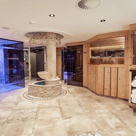 Neuhintertux 4 Sterne Superior Szálloda Tux