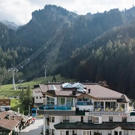 Neuhintertux 4* Tux