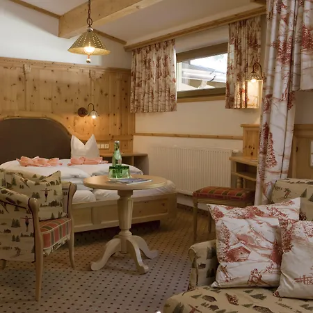 Hotell Neuhintertux 4 Sterne Superior 4*