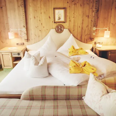 Hotel Neuhintertux 4 Sterne Superior 4*
