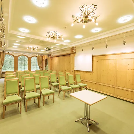 Neuhintertux 4 Sterne Superior Szálloda 4*