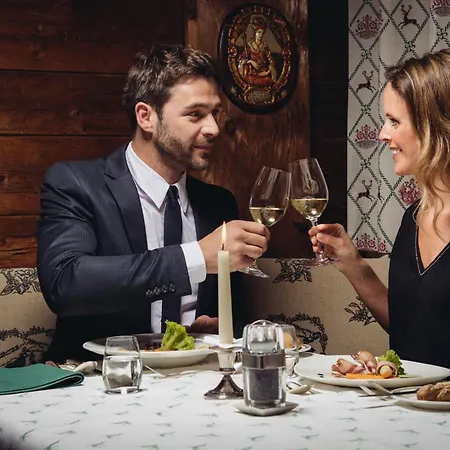 Neuhintertux 4 Sterne Superior Szálloda Tux