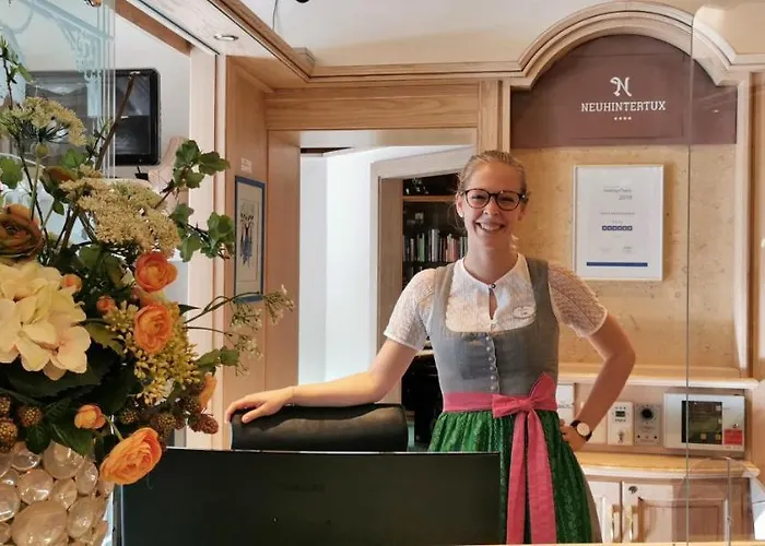 Отель Neuhintertux 4 Sterne Superior 4*