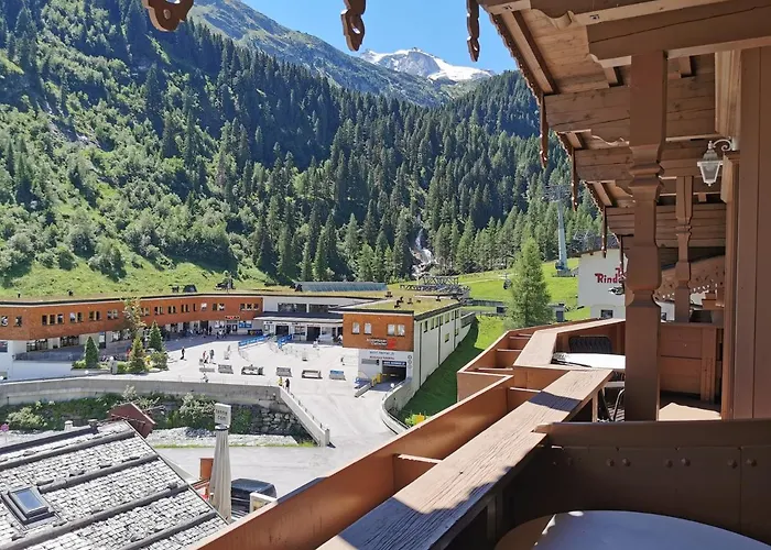 Отель Neuhintertux 4 Sterne Superior