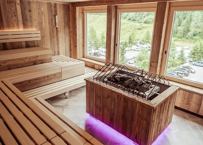 Отель Neuhintertux 4 Sterne Superior