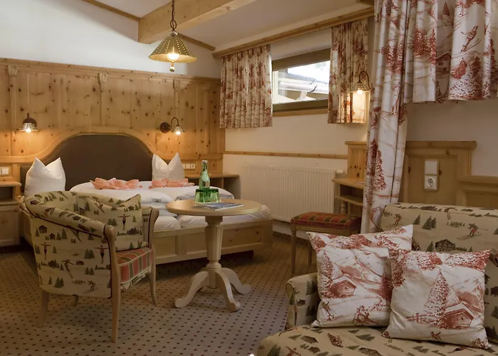 Отель Neuhintertux 4 Sterne Superior 4*