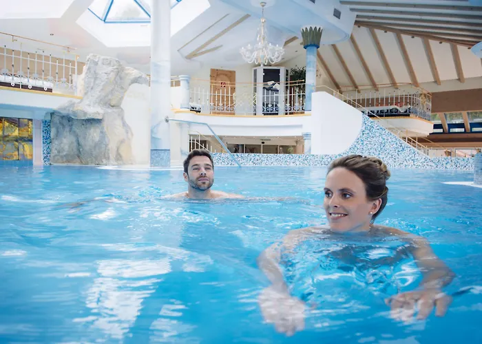 Отель Neuhintertux 4 Sterne Superior Тукс