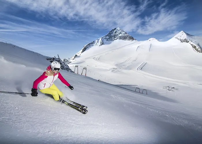 Neuhintertux 4 Sterne Superior Отель
