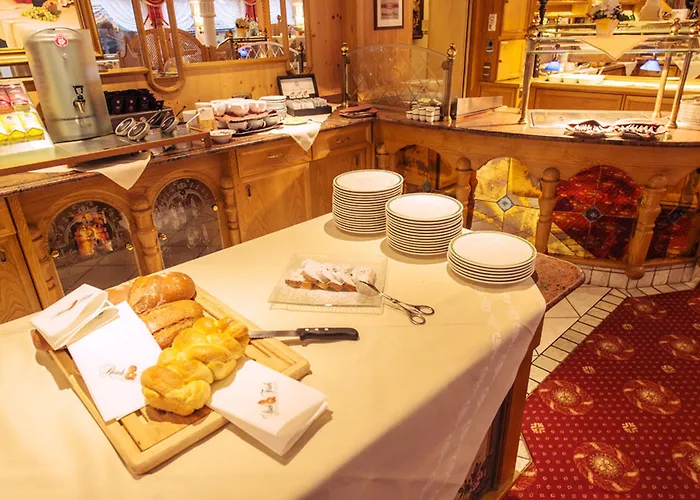 Hotel Neuhintertux 4 Sterne Superior 4*