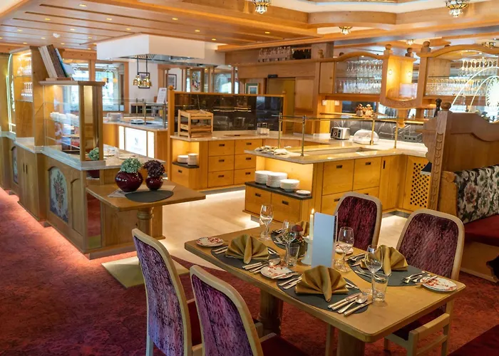 Neuhintertux 4 Sterne Superior Отель